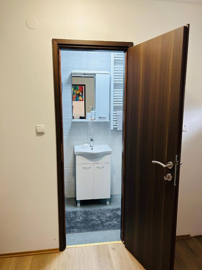 Apartment In Time Sesvete Buitenkant foto